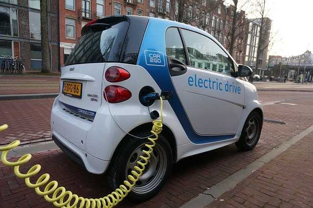 Using electric vehicles to combat air pollution